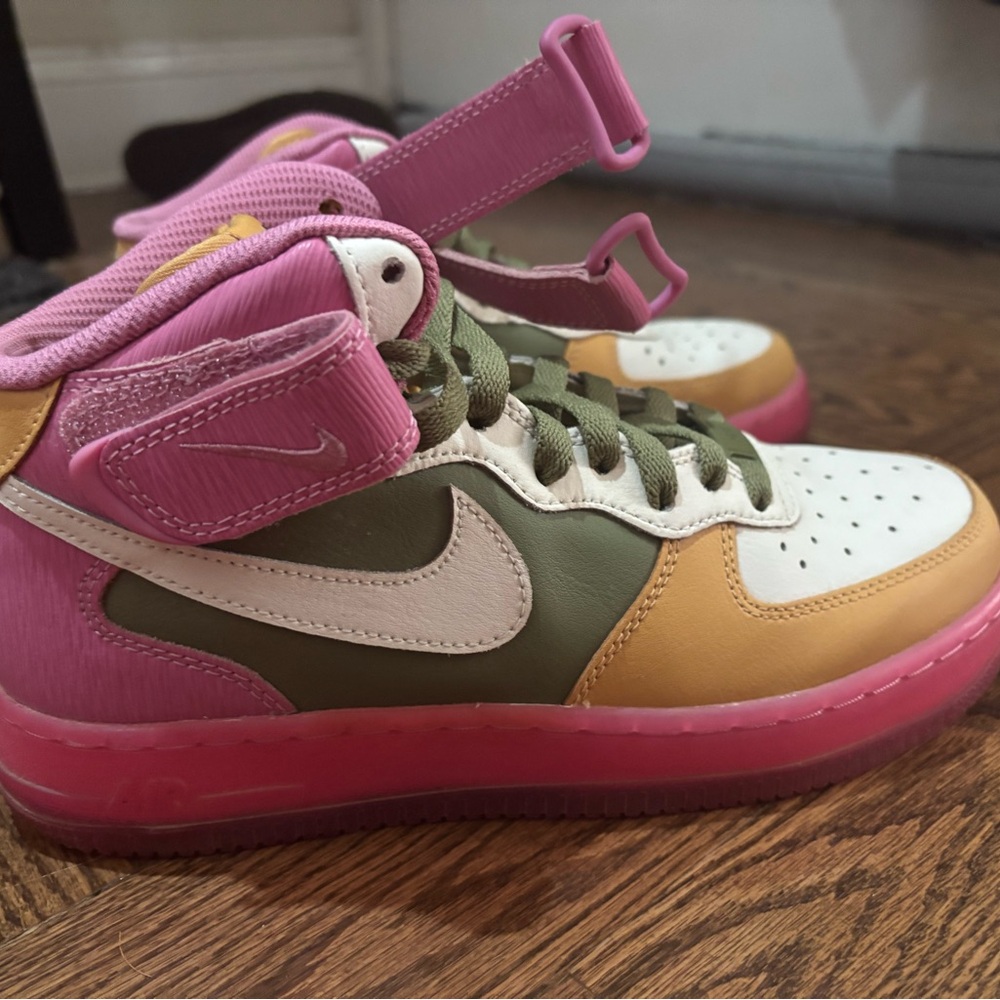 Women’s Multicolor High-Top Sneakers - Picture 1 of 4